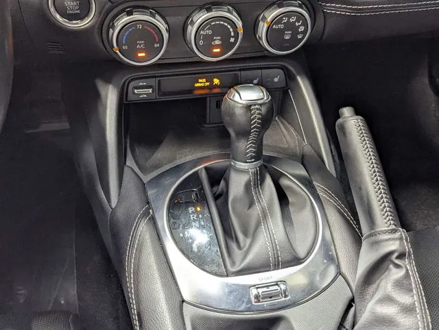 Mazda MX-5 Miata RF photo 13