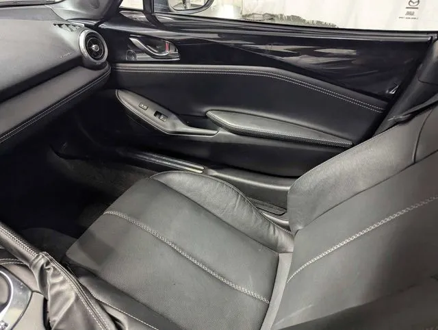 Mazda MX-5 Miata RF photo 8