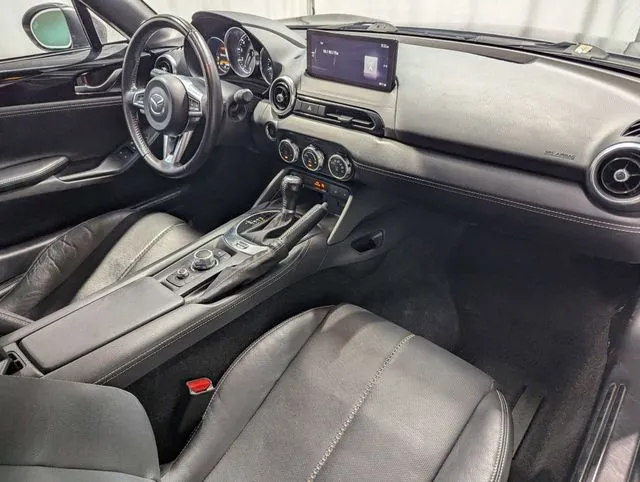Mazda MX-5 Miata RF photo 10