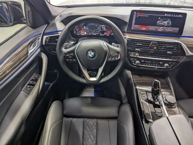 BMW 5 Series photo 7