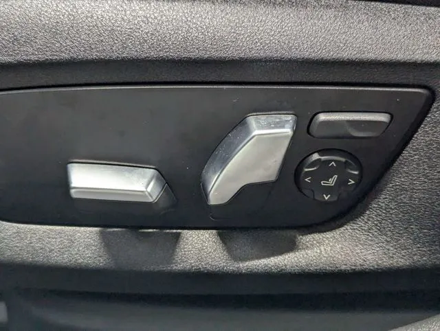 BMW 5 Series photo 11