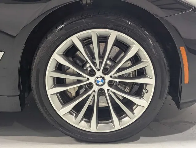 BMW 5 Series photo 29