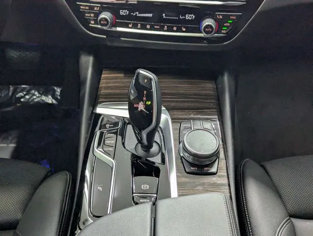BMW 5 Series photo 13