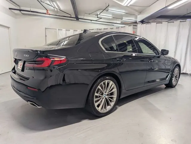 BMW 5 Series photo 3