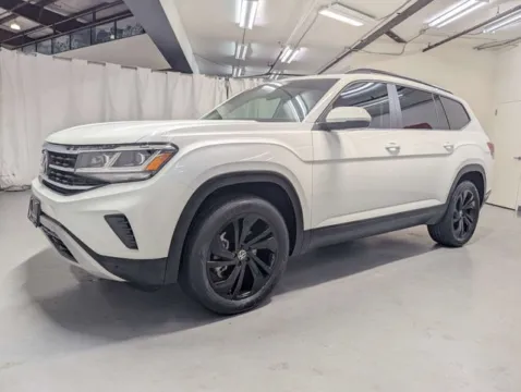 More photos of 2022 Volkswagen Atlas 2.0T SE w/Technology at Gravity Autos Marietta, GA