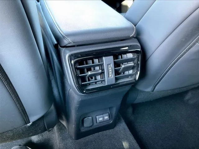 Lexus NX photo 12