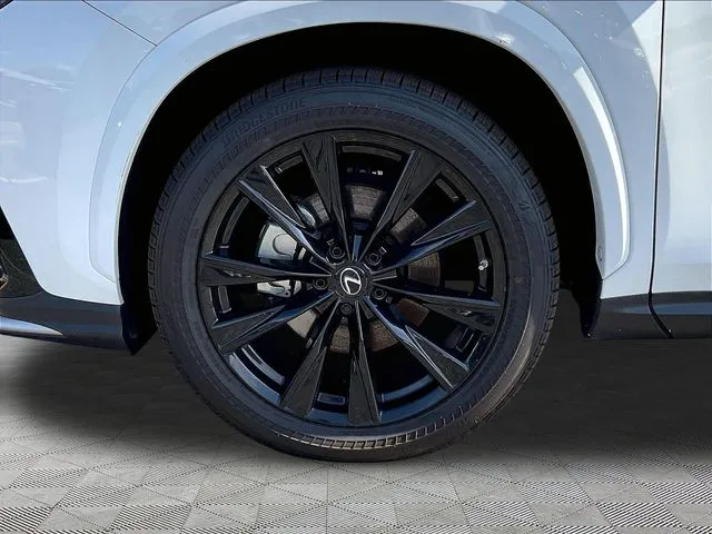 Lexus NX photo 36