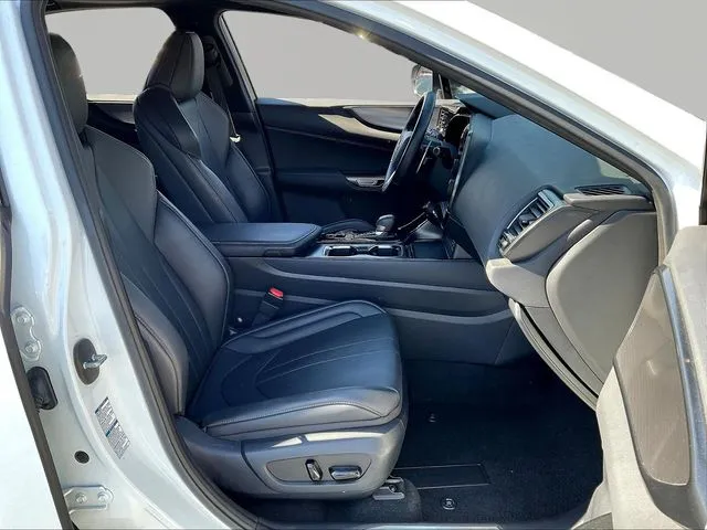 Lexus NX photo 31