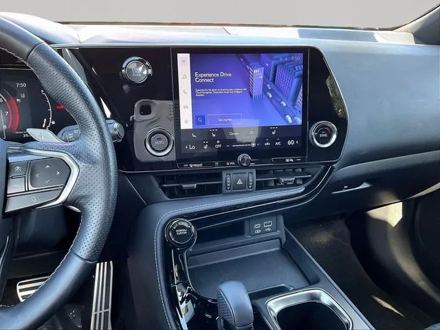 Lexus NX photo 11