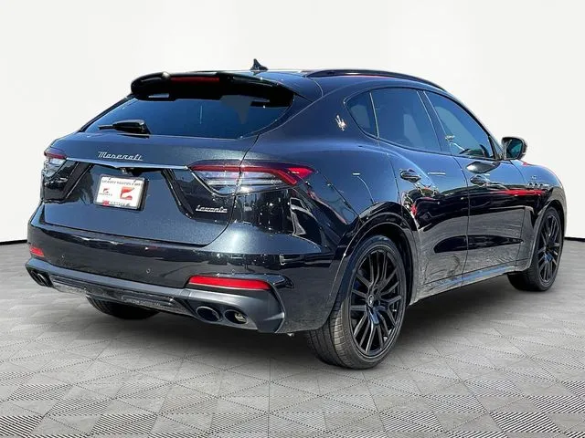 Maserati Levante photo 7