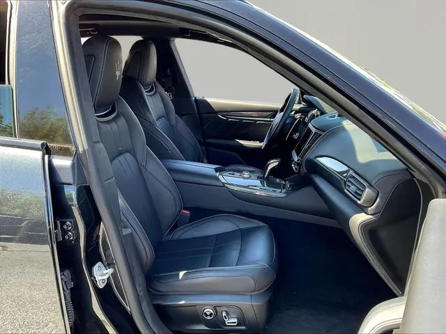 Maserati Levante photo 31