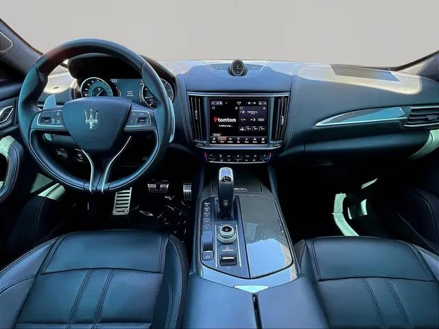 Maserati Levante photo 9