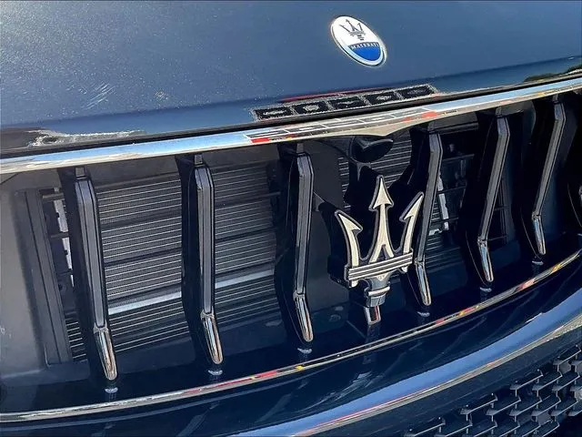 Maserati Levante photo 35