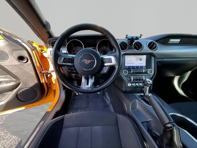 Ford Mustang photo 10