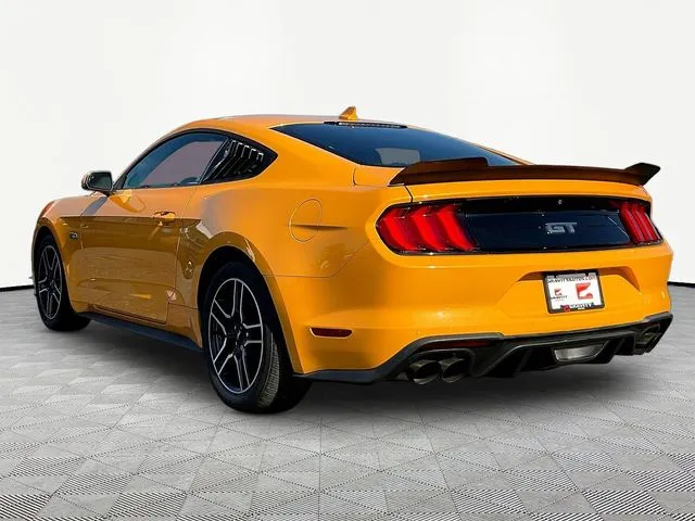 Ford Mustang photo 5