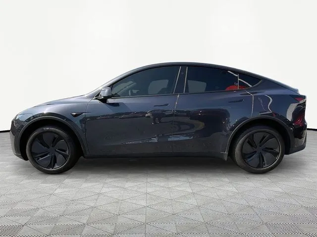 Tesla Model Y photo 4