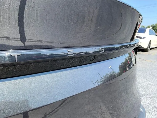 Tesla Model Y photo 25