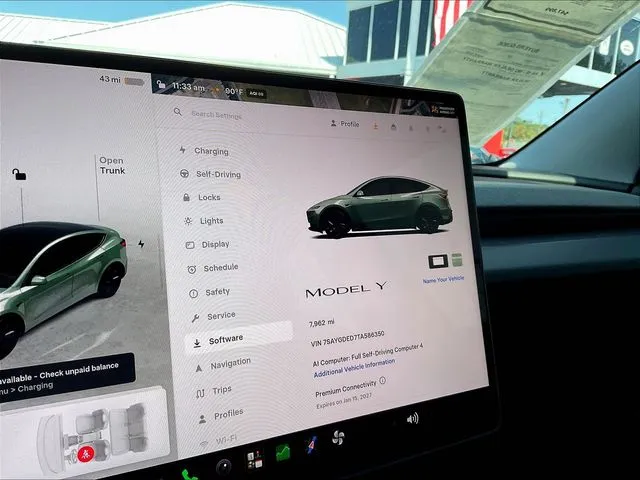 Tesla Model Y photo 17