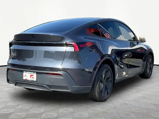 Tesla Model Y photo 7