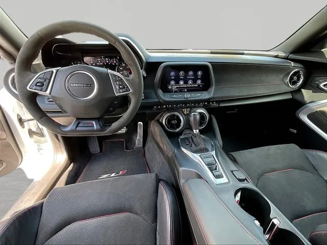 2021 Chevrolet Camaro ZL1 - Photo 9