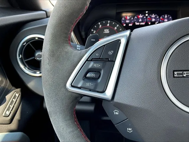 2021 Chevrolet Camaro ZL1 - Photo 12