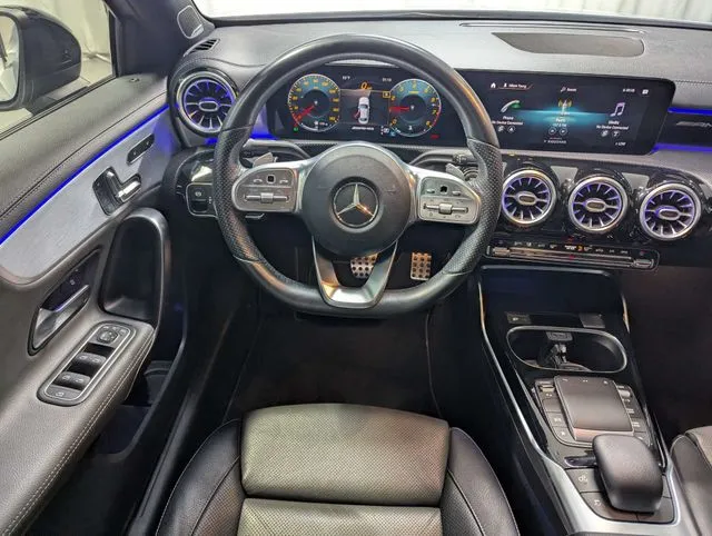 Mercedes-Benz AMG A 35 photo 7