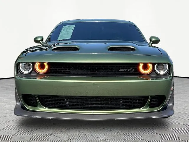 Dodge Challenger photo 2