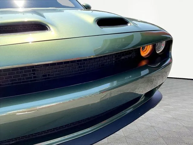 Dodge Challenger photo 32