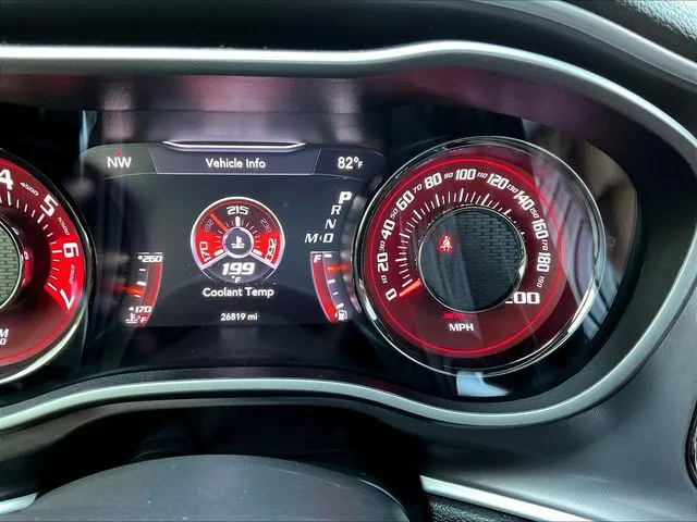 Dodge Challenger photo 14