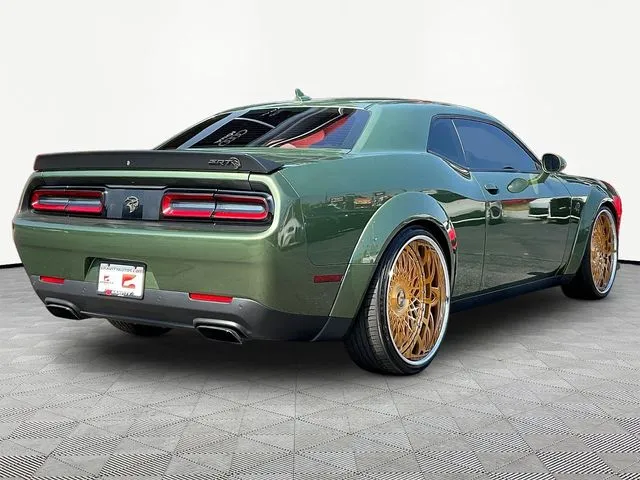 Dodge Challenger photo 7