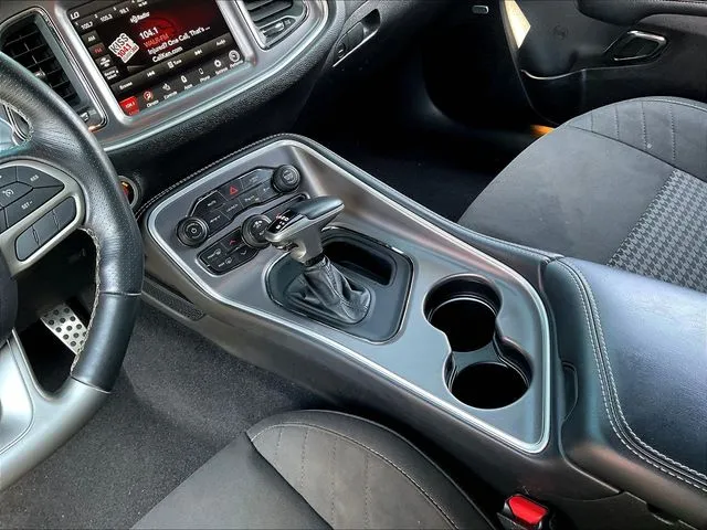 Dodge Challenger photo 18