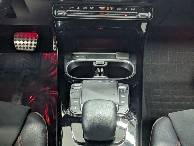 Mercedes-Benz CLA photo 12