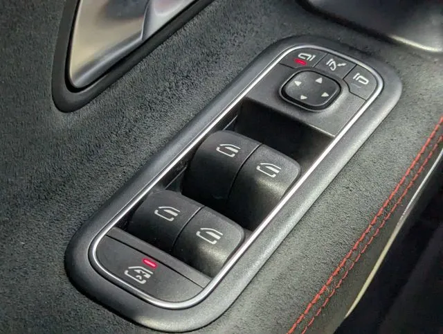 Mercedes-Benz CLA photo 16