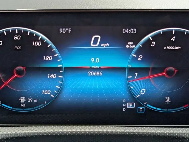 Mercedes-Benz CLA photo 18