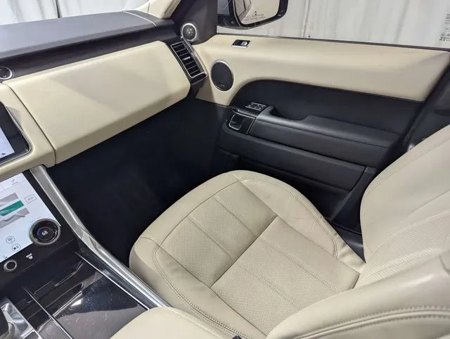 Land Rover Range Rover Sport photo 8