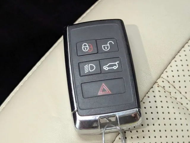 Land Rover Range Rover Sport photo 23