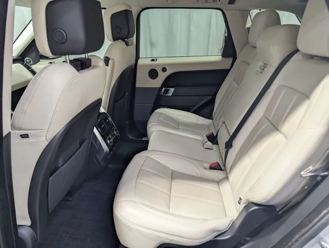 Land Rover Range Rover Sport photo 11
