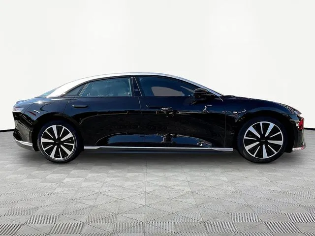 Lucid Air photo 8