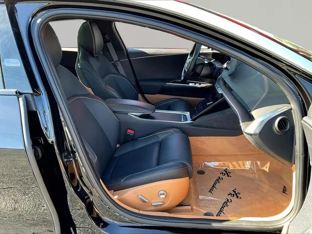 Lucid Air photo 30