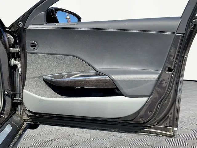 Lucid Air photo 29