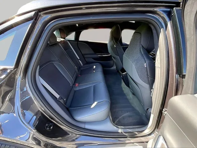 Lucid Air photo 26