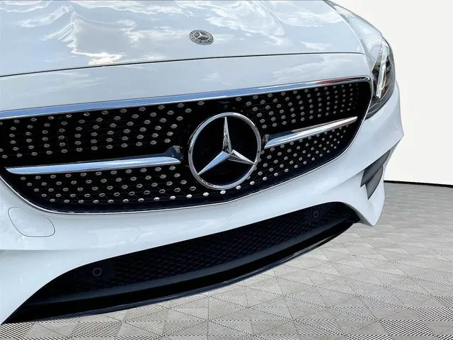 Mercedes-Benz E-Class photo 31