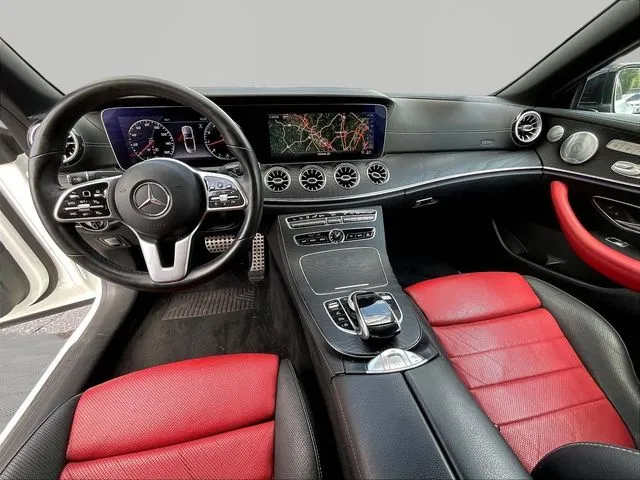 Mercedes-Benz E-Class photo 9