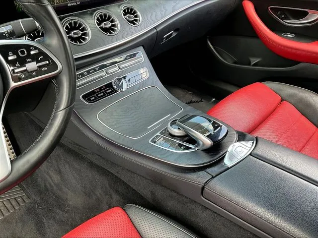Mercedes-Benz E-Class photo 17