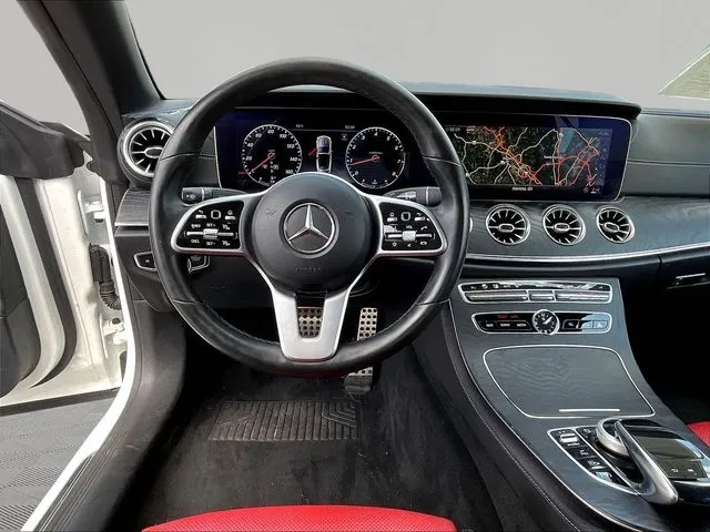 Mercedes-Benz E-Class photo 10