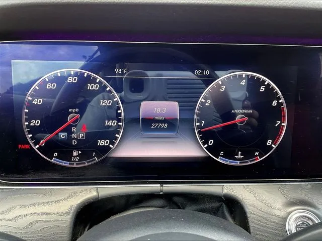 Mercedes-Benz E-Class photo 14