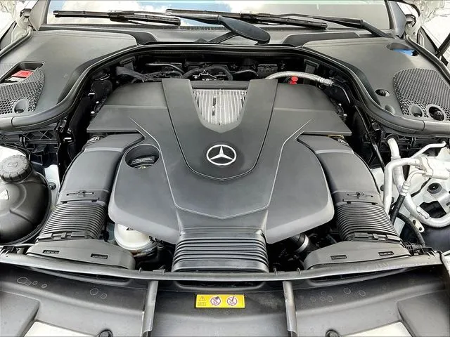 Mercedes-Benz E-Class photo 28