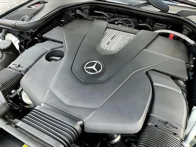 Mercedes-Benz E-Class photo 29