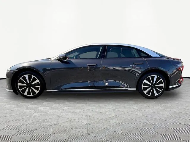 Lucid Air photo 4