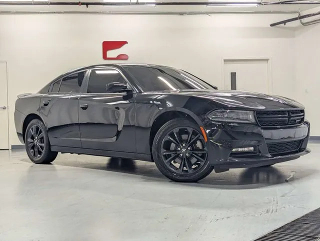 Dodge Charger photo 2